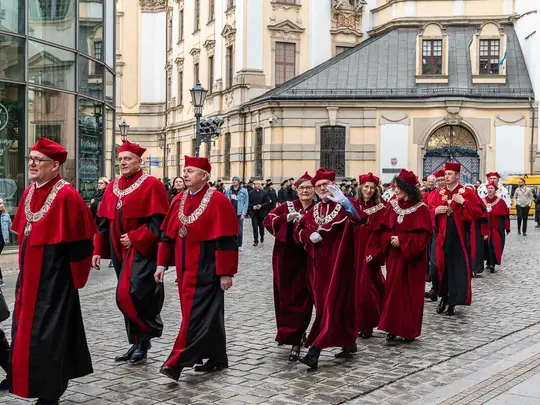 The ceremonial procession of the Community Inauguration of the Academic Year 2024/2025 of the Universities of Wrocław and Opole