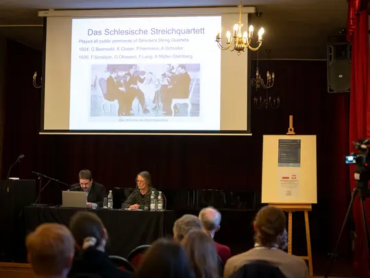 Florian Schuck, prof. dr. em. Gesine Schr&ouml;der