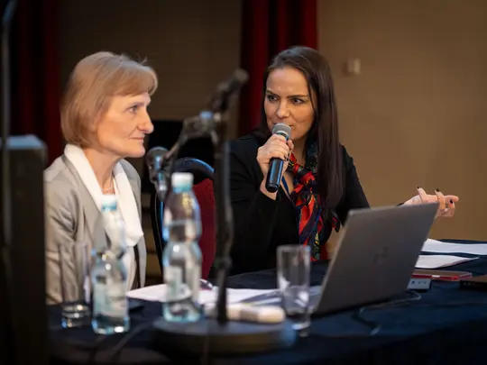 prof. dr hab. Anna Granat-Janki, dr Katarzyna Dziewiątkowska
