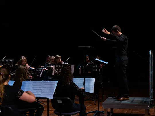 Jan Bielak &ndash; dyrygent i Orkiestra Smyczkowa