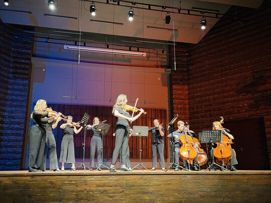 Katarzyna Schulz (skrzypce solo) Akademicka Orkiestra Kameralna