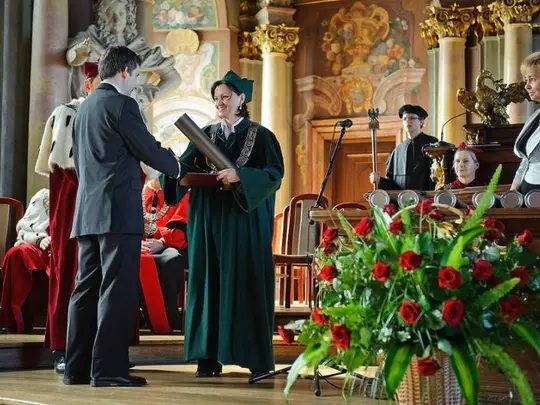 Wręczenie dyplomu doktora sztuki panu Waldemarowi Gromolakowi