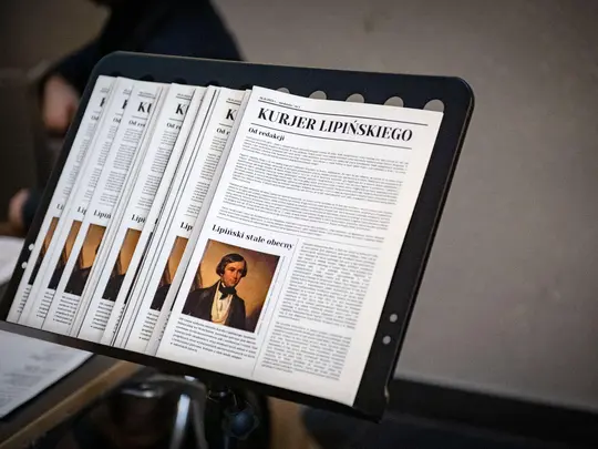 &bdquo;Kurjer Lipińskiego&rdquo; autorstwa student&oacute;w biorących udział w Warsztatach Recenzenckich powstałych we wsp&oacute;łpracy z Kołem Naukowo-Artystycznym Kompozycji i Teorii Muzyki AMKL