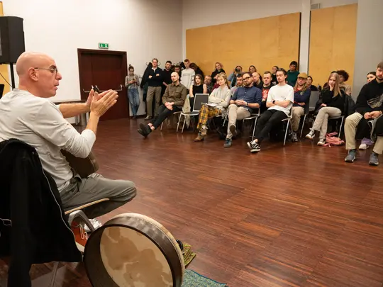 Zohar Fresco i uczestnicy warsztat&oacute;w Jazz Masterclass Możdzer Danielsson Fresco