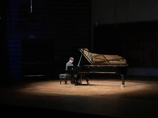 Występ Songa Shenghuiego podczas Niemiecko-polskiego koncertu fortepianowego