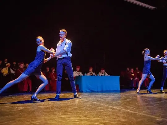 Występują studenci Akademii Sztuk Teatralnych im. Stanisława Wyspiańskiego w Krakowie Filia we Wrocławiu