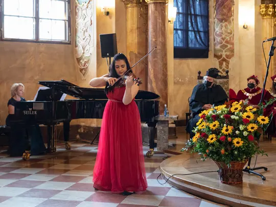 Sara Dragan &ndash; skrzypce oraz Barbara Karaśkiewicz &ndash; fortepian