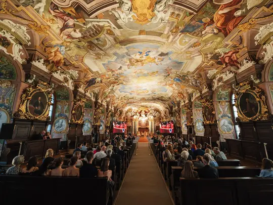 Goście zgromadzeni na Uroczystej Gali VIII edycji konkursu &bdquo;Młode Talenty&rdquo;