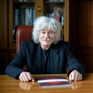 prof. Grzegorz Kurzyński.jpg