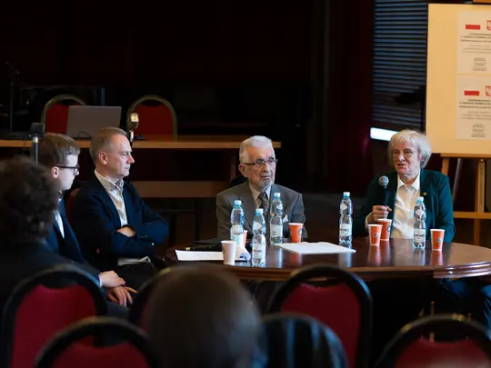 Panel dyskusyjny, prof. Leszek Wisłocki, prof. Grażyna Pstrokońska-Nawratil, prof. dr hab. Marcin Bortnowski, Dawid Grenda