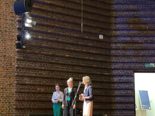 Kierowniczka organizacyjna konferencji mgr Justyna Miłosz-Konopacka, kierowniczka naukowa konferencji dr Amelia Golema oraz kierowniczka Katedry Edukacji Muzycznej dr hab. Małgorzata Podzielny, prof.AMKL