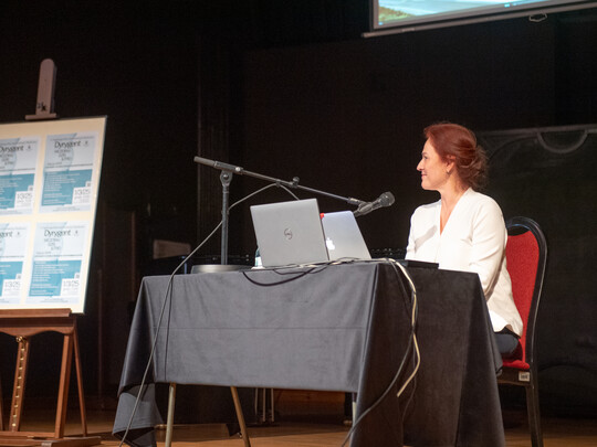 Prof. Dr. Hab. Ewa Marciniec - Conductor and singer - their joint journey through a musical work