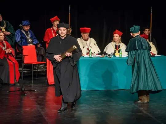 Uroczysta promocja, dr Marcin Wawrzynowicz