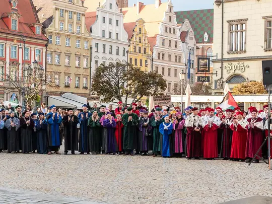 The ceremonial procession of the Community Inauguration of the Academic Year 2024/2025 of the Universities of Wrocław and Opole