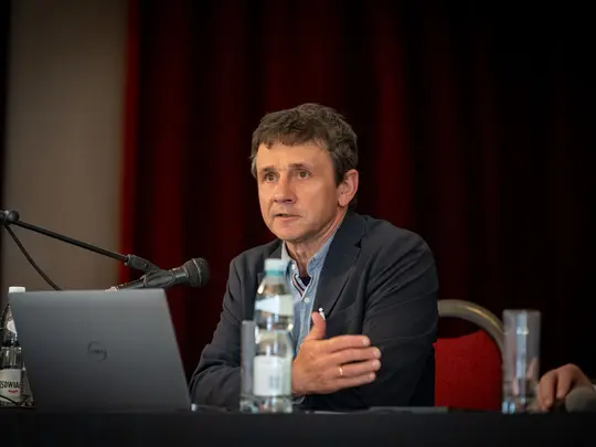 prof. dr hab. Tomasz Jeż