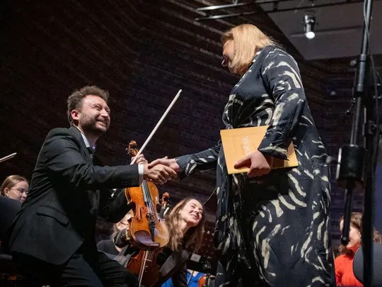 Joanna Zawartko i Radosław Pujanek, koncertmistrz Akademickiej Orkiestry Symfonicznej