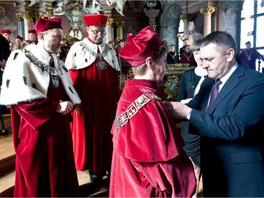 prof. dr hab. Helena Tomaszek-Plewa odznaczona Złotym Krzyżem Zasługi