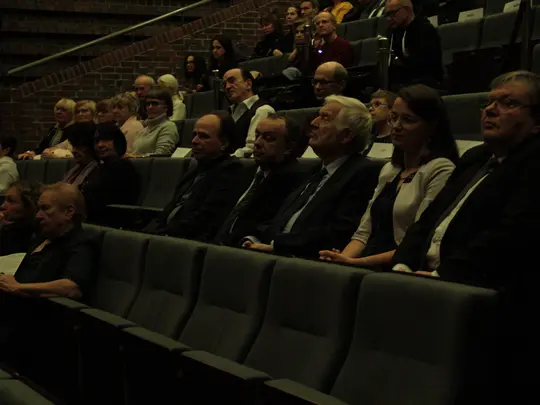 Goście zgromadzeni na Koncercie Inauguracyjnym I Międzynarodowego Konkursu im. Karola Lipińskiego