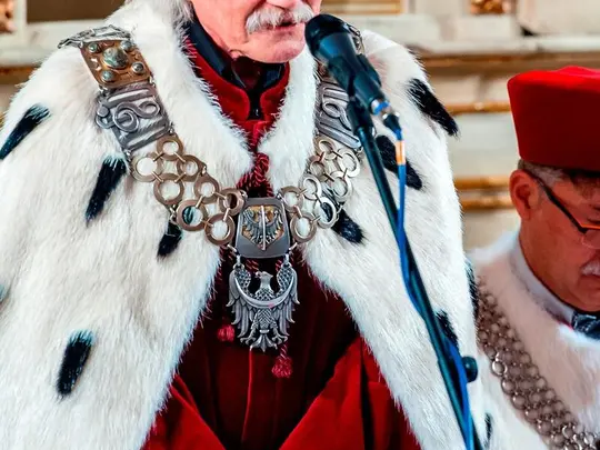 Professor Grzegorz Kurzyński, Rector of the Karol Lipiński Academy of Music in Wrocław, delivers a speech