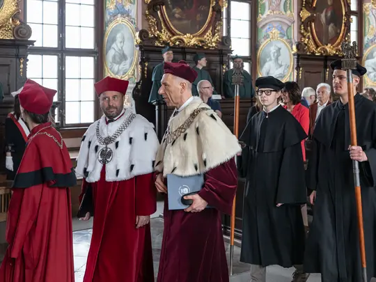 Orszak akademicki w Auli Leopoldina w Gmachu Gł&oacute;wnym Uniwersytetu Wrocławskiego