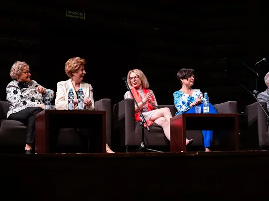 A panel of reminiscences and discussions with graduates and retired faculty members (moderator: Senior Lecturer Dorota Kanafa); Dr. Iwona Polak, Dr. Maria Zawartko, Dr. Agnieszka Zwierzycka, Prof. Jolanta Szybalska-Matczak