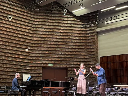 Lionel Sow oraz uczestnik kursu