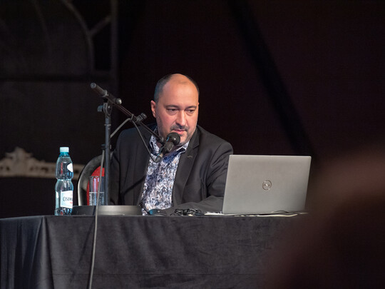 Dr. Miłosz Bembinow - A composer's and conductor's perspective on preparing the premiere of a vocal-instrumental piece based on examples selected from his own work