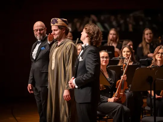 Artur Wr&oacute;bel - dyrygent, Omar Abdel Fatah - muezin, Paweł Szlachta - kontratenor, Akademicka Orkiestra Symfoniczna