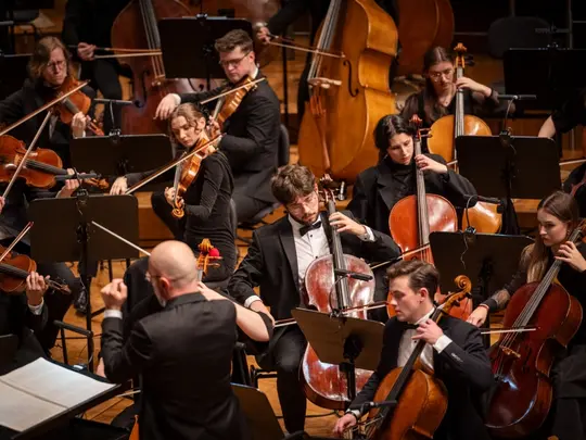 Artur Wr&oacute;bel - dyrygent, Akademicka Orkiestra Symfoniczna