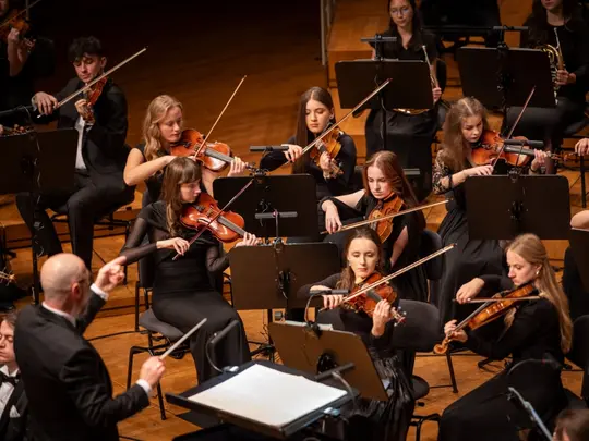 Artur Wr&oacute;bel &ndash; conductor, Academic Symphony Orchestra