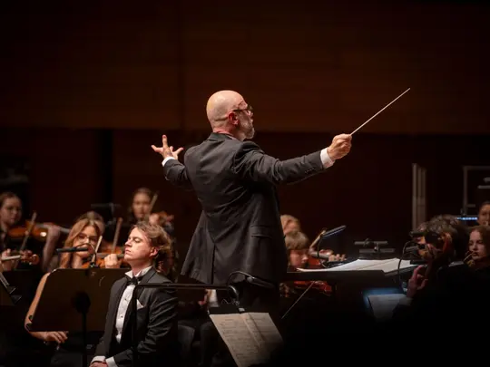 Artur Wr&oacute;bel - dyrygent, Akademicka Orkiestra Symfoniczna