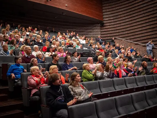 Publiczność zgromadzona podczas pr&oacute;by otwartej