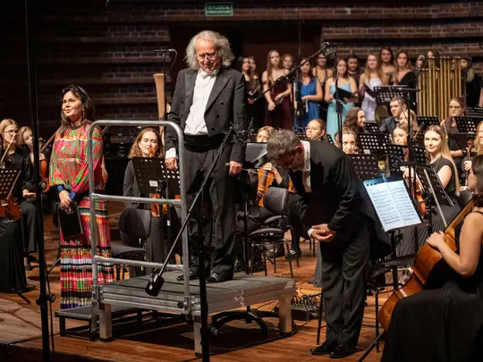 Maestra Aleksandra Kurzak, Maestro Marek Pijarowski, Maestro Mariusz Godlewski, Akademicka Orkiestra Symfoniczna oraz połączone Ch&oacute;ry AMKL