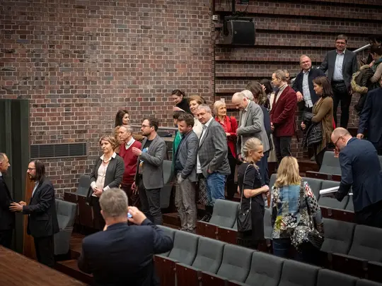 Prof. dr hab. Krystian Kiełb przyjmujący gratulacje