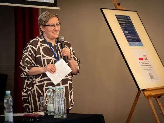 dr Anna Stachura-Bogusławska