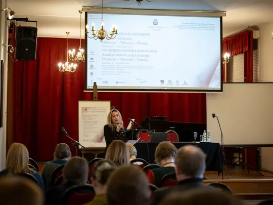 dr hab. Aleksandra Pijarowska, prof. AMKL