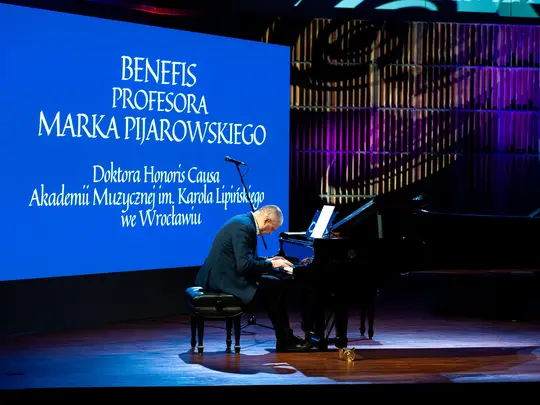 Prof. dr hab. Jakub Stankiewicz - fortepian