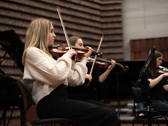 Pr&oacute;by do Symfonicznego koncertu kompozytorskiego w ramach XI Studenckiej konferencji naukowej &bdquo;Wieloznaczność Dźwięku&rdquo;