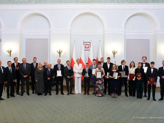 Agata Kornhauser-Duda, Pierwsza dama Rzeczypospolitej Polskiej wraz z  laureatami i przedstawicielami laureat&oacute;w nagrody.