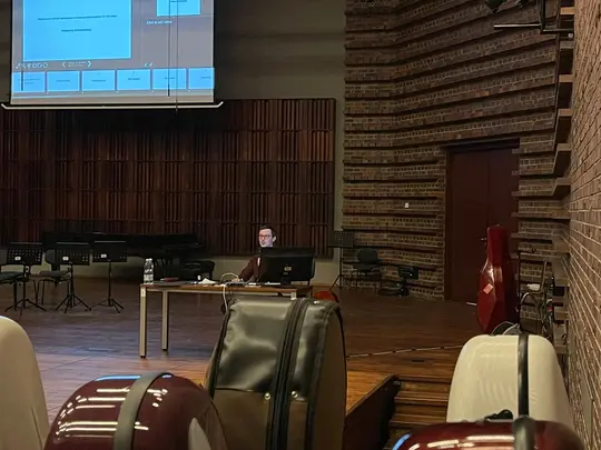 Mistrzowski Kurs Wiolonczelowy i wykład ,,Wsp&oacute;łczesne techniki wykonawcze w literaturze wiolonczelowej XX i XXI wieku. Horyzonty wykonawstwa" dra Mikołaja Pałosza