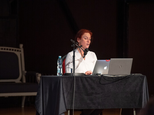 prof. dr hab. Ewa Marciniec - Dyrygent i śpiewak - ich wsp&oacute;lna podr&oacute;ż przez dzieło muzyczne