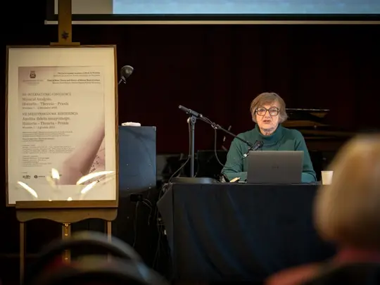 prof. dr hab. Anna Nowak