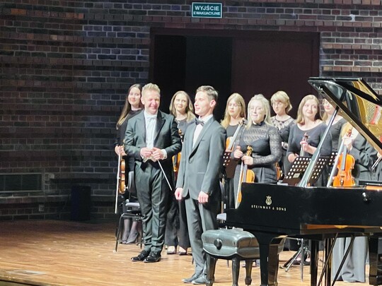 Piotr Lara (pianista) wraz z Akademicką Orkiestrą Symfoniczną