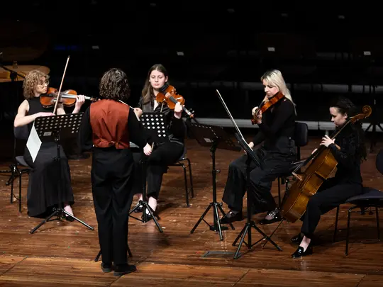 Julia Maria Korba (dyrygentka), Aleksandra Szymańska (skrzypce), Wiktoria Olszewska (skrzypce), Amelia Kraus (alt&oacute;wka), Zofia Wlazło (wiolonczela), Koncert kompozytorski w ramach XI Studenckiej konferencji naukowej &bdquo;Wieloznaczność Dźwięku&rdquo;