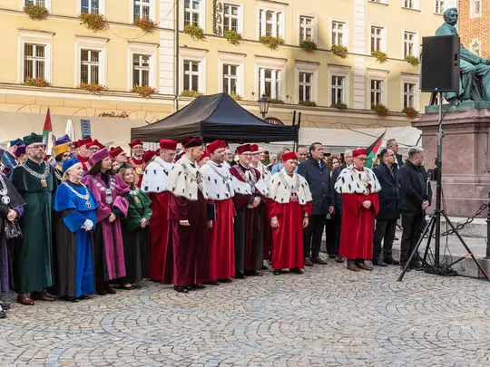 The ceremonial procession of the Community Inauguration of the Academic Year 2024/2025 of the Universities of Wrocław and Opole