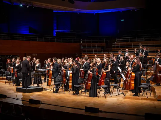 Akademicka Orkiestra Symfoniczna, dyrygent Wojciech Rodek