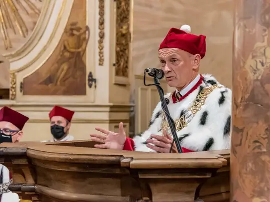 Prof. dr hab. Piotr Ponikowski, JM Rektor Uniwersytetu Medycznego we Wrocławiu wygłasza laudację