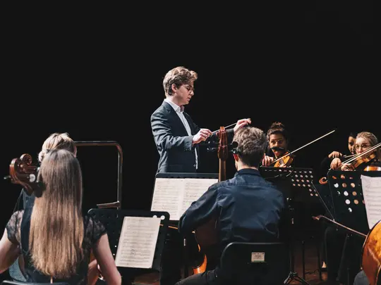 Piotr Bywalec (Laureat III miejsca) wraz z Akademicką Orkiestrą Kameralną