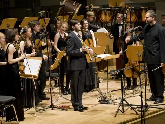 Jan Jakub Bokun - dyrygent i Paweł Gusnar - saksofon