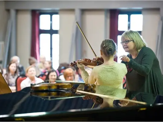 Międzynarodowe Sympozjum Metodyczne "Nauczanie początkowe gry na instrumentach strunowych" 28.02&ndash;01.03.2015
